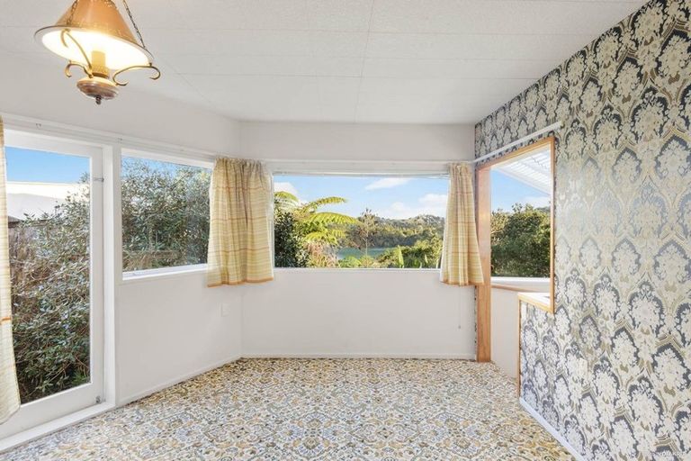 Photo of property in 741 South Titirangi Road, Titirangi, Auckland, 0604