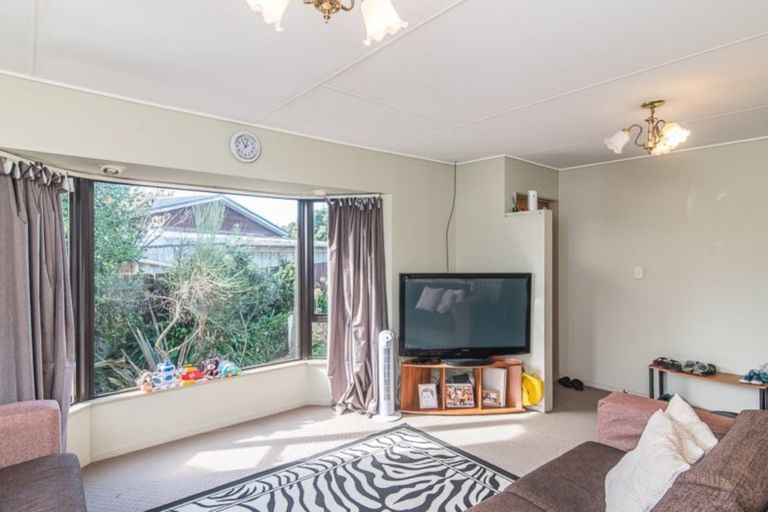 Photo of property in 107 Queens Road, Waikanae Beach, Waikanae, 5036