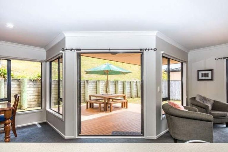 Photo of property in 54 Aotea Drive, Aotea, Porirua, 5024