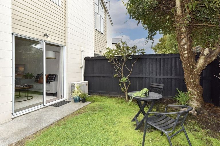 Photo of property in 3/115 Waltham Road, Sydenham, Christchurch, 8023