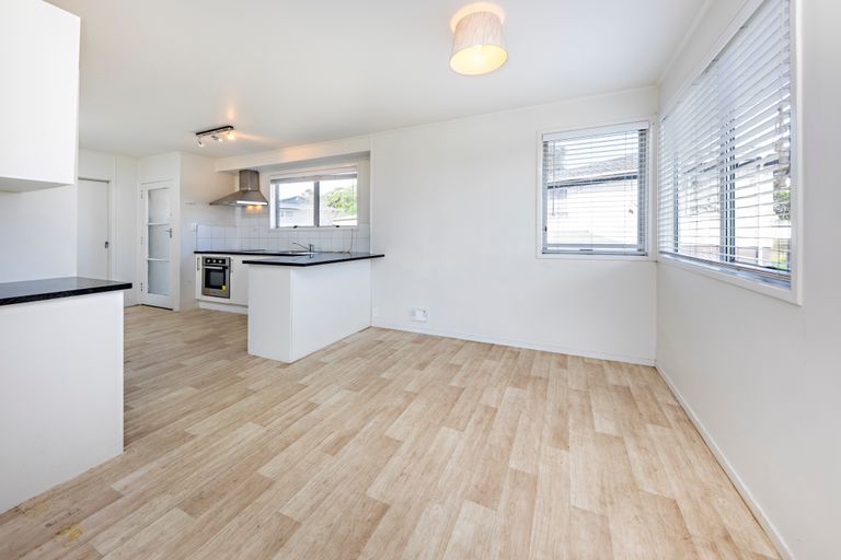 Photo of property in 342 Roscommon Road, Clendon Park, Auckland, 2103