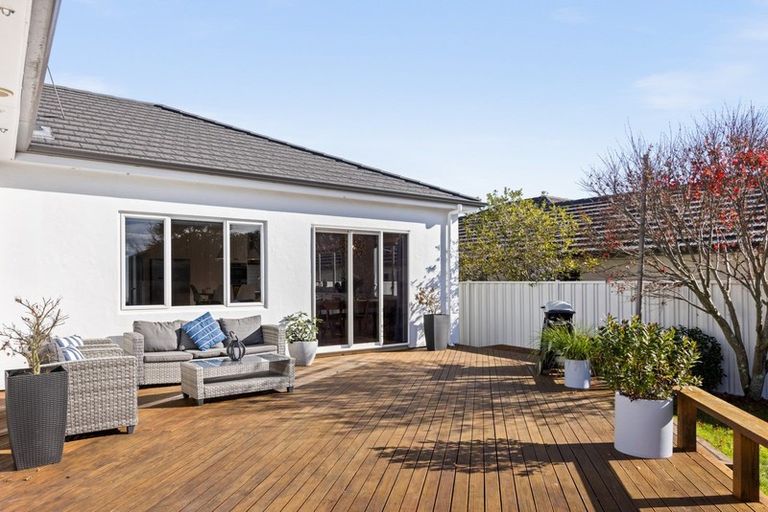 Photo of property in 43 Fairview Place, Havelock North, 4130