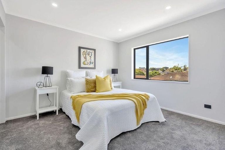 Photo of property in 1/72 Howe Street, Howick, Auckland, 2014