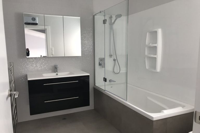 Photo of property in 3/121 Rongotai Road, Kilbirnie, Wellington, 6022