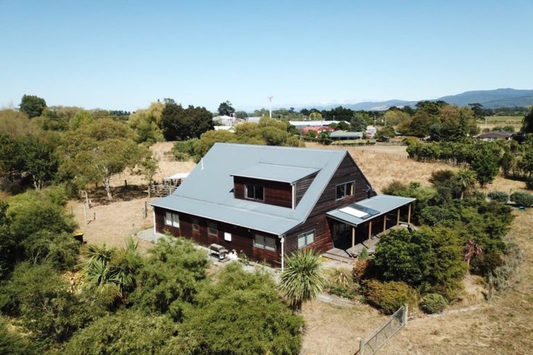 Photo of property in 75 Costley Street West, Carterton, 5713