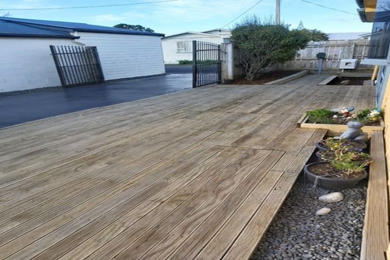 Photo of property in 58 Record Street, Fitzroy, New Plymouth, 4312