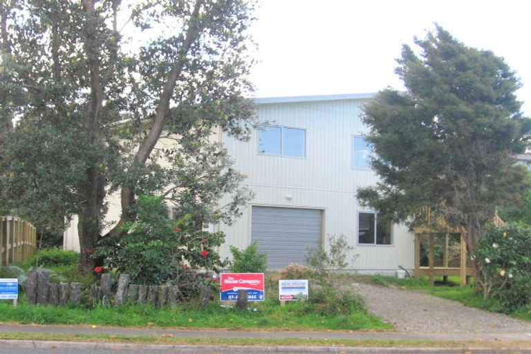 Photo of property in 203 Onemana Drive, Onemana, Whangamata, 3691