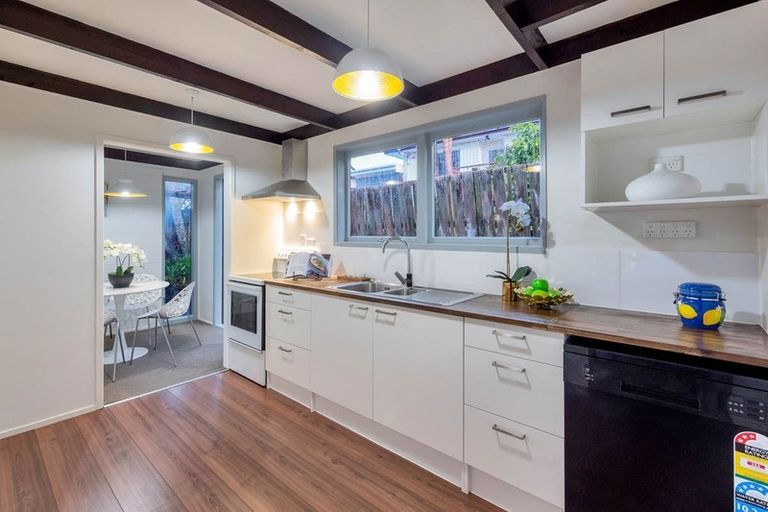 Photo of property in 2/5 Putney Place, Ranui, Auckland, 0612