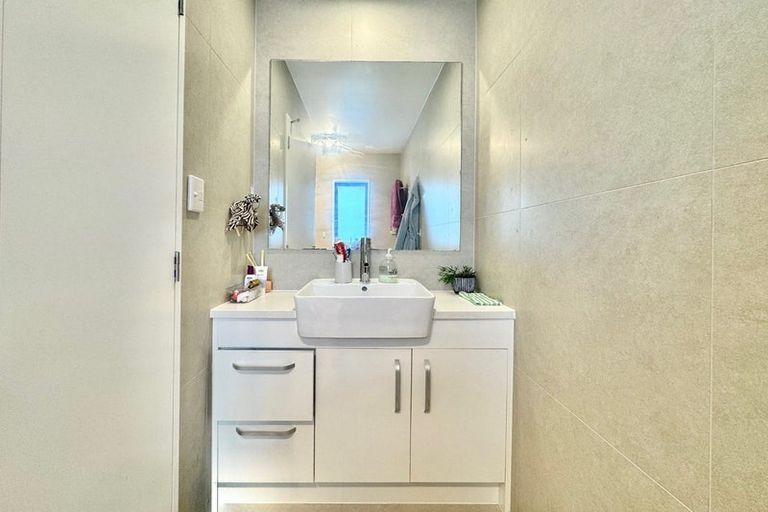 Photo of property in 30 Minhas Road, Papakura, 2110