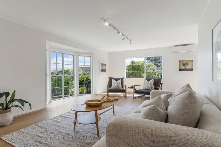 Photo of property in 5 Moxham Grove, Massey, Auckland, 0614