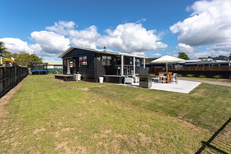 Photo of property in 105 Chartwell Avenue, Whangamata, 3620