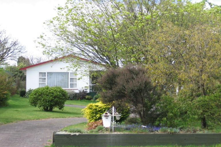 Photo of property in 16 Tamatea Road, Taupo, 3330