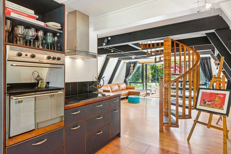 Photo of property in 10 Hastings Street, Waikanae Beach, Waikanae, 5036