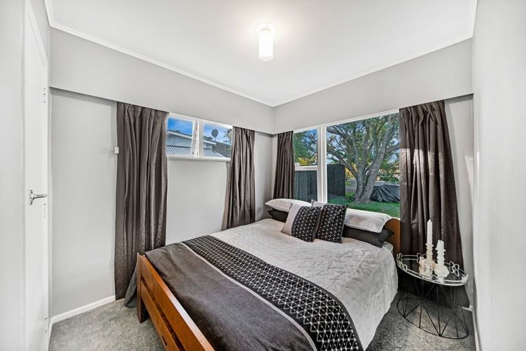 Photo of property in 1/16 Roseburn Place, Pakuranga, Auckland, 2010