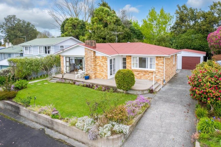Photo of property in 24 Beverley Crescent, Hillcrest, Hamilton, 3216