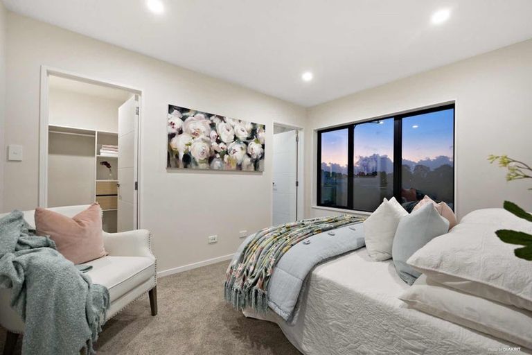 Photo of property in 152a Botany Road, Botany Downs, Auckland, 2010