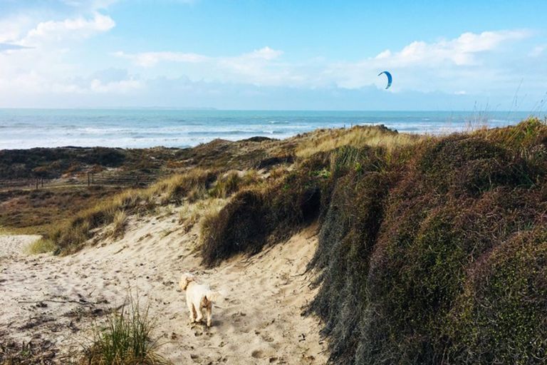 Photo of property in 996 Papamoa Beach Road, Papamoa Beach, Papamoa, 3118