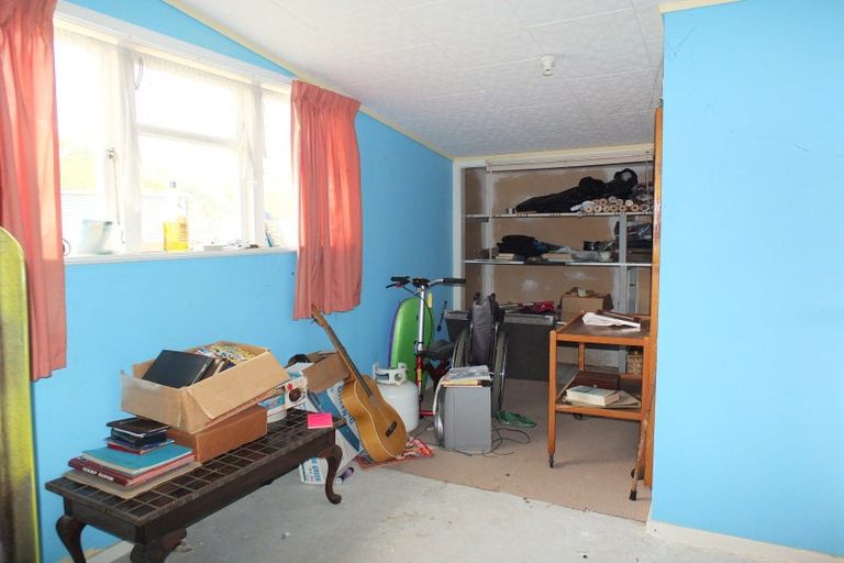 Photo of property in 28 Roore Street, Foxton Beach, Foxton, 4815