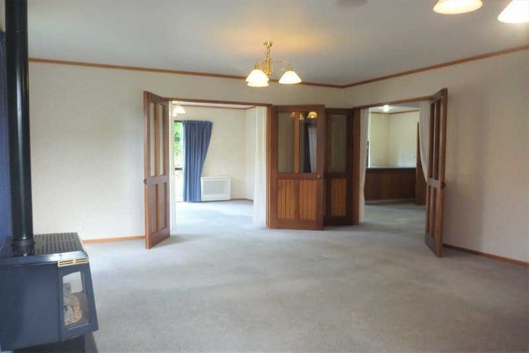 Photo of property in 3 Broadfell Avenue, Avonhead, Christchurch, 8042