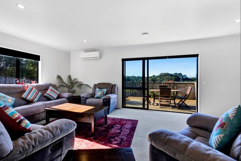 Photo of property in 10a Kororako Grove, Whalers Gate, New Plymouth, 4310