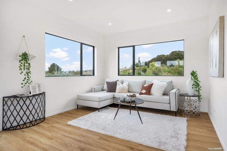 Photo of property in 10 Ringi Lane, Orewa, 0931