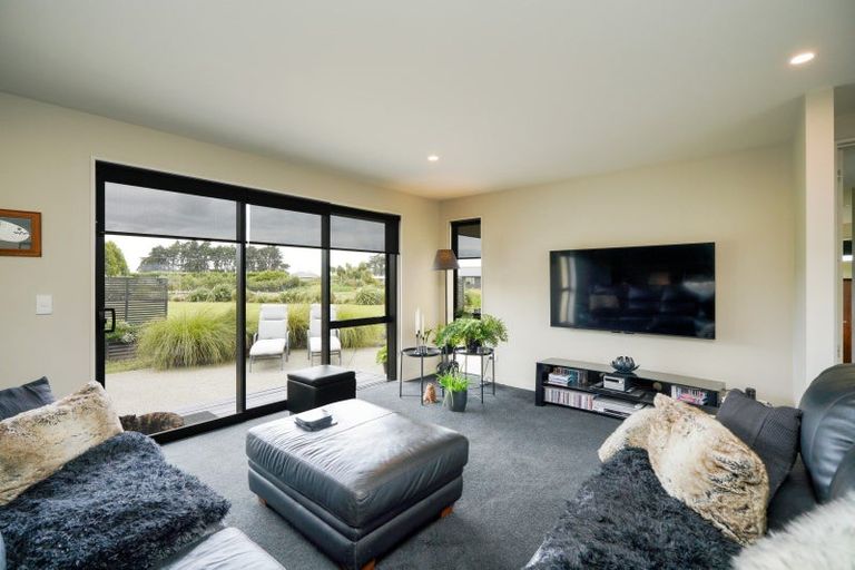 Photo of property in 14 Kakariki Way, Otatara, Invercargill, 9879