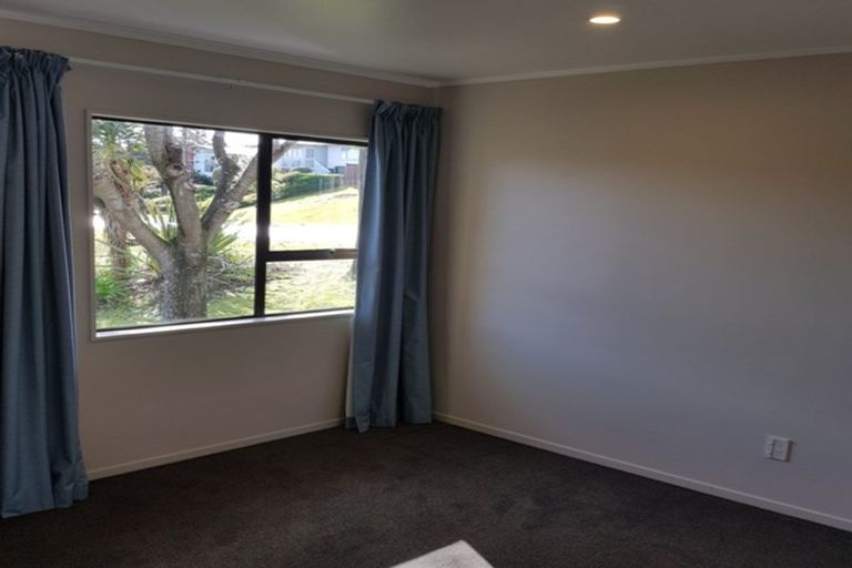Photo of property in 133a Vodanovich Road, Te Atatu South, Auckland, 0610