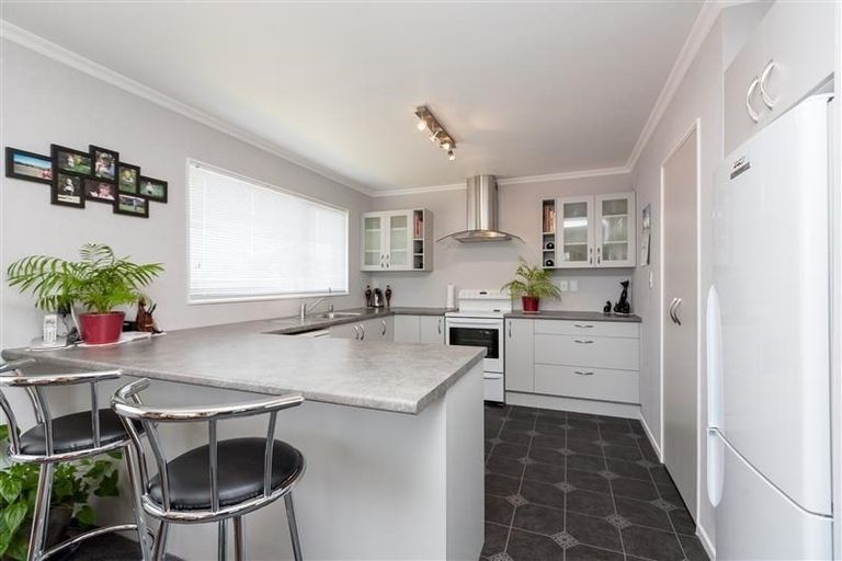 Photo of property in 145 Heta Road, Highlands Park, New Plymouth, 4312