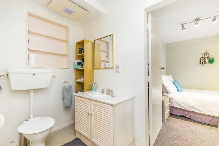 Photo of property in 4 Greyfriars Crescent, Tawa, Wellington, 5028