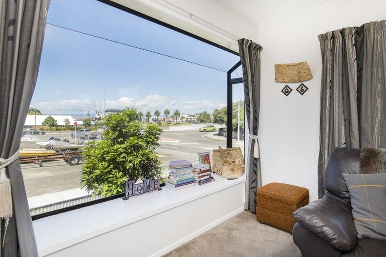 Photo of property in 65 Esplanade, Kaiti, Gisborne, 4010