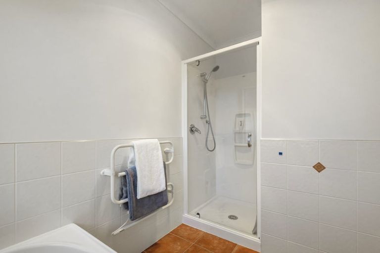 Photo of property in 7 Louvain Place, Greenhithe, Auckland, 0632