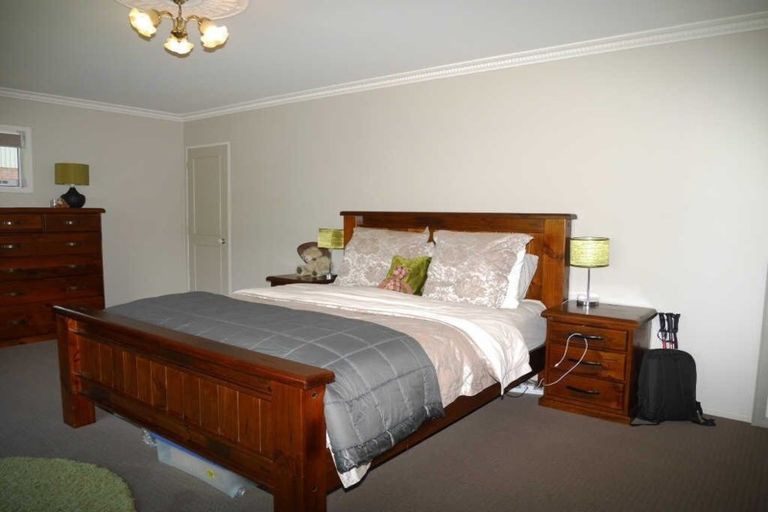 Photo of property in 34 Awanui Drive, Waikanae, 5036