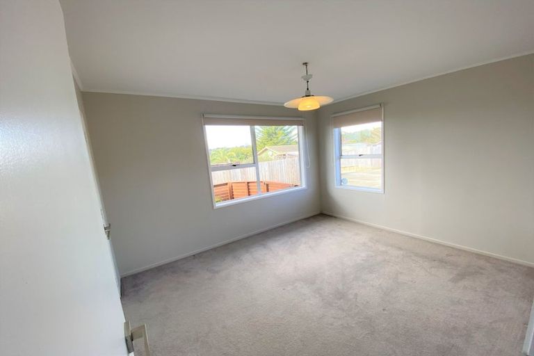 Photo of property in 69 Solar Road, Glen Eden, Auckland, 0602