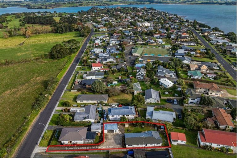 Photo of property in 13 Stevenson Road, Clarks Beach, 2122