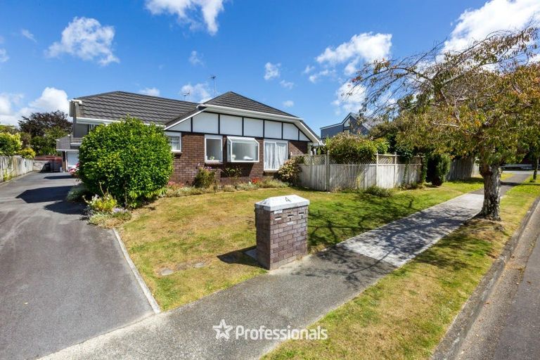 Photo of property in 1/4 Comeskey Grove, Elderslea, Upper Hutt, 5018