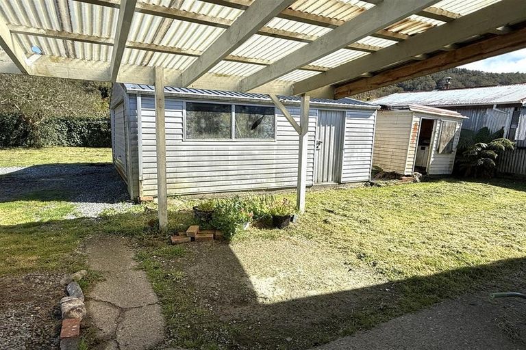 Photo of property in 48 Oxford Street, Taylorville, Greymouth, 7805