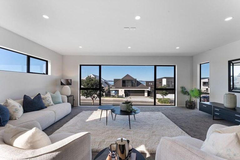Photo of property in 7 Picnic Point Road, Hobsonville, Auckland, 0616