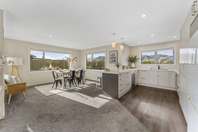 Photo of property in 22 Magnetic Place, Cromwell, 9310