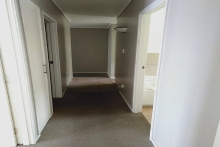 Photo of property in 110 Reeves Road, Pakuranga Heights, Auckland, 2010