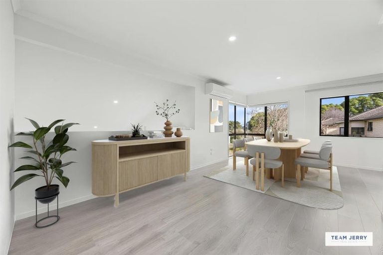 Photo of property in 28 Fairchild Avenue, Goodwood Heights, Auckland, 2105