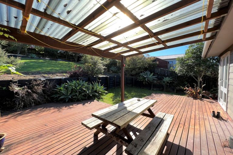 Photo of property in 16 Panzic Place, Glen Eden, Auckland, 0602