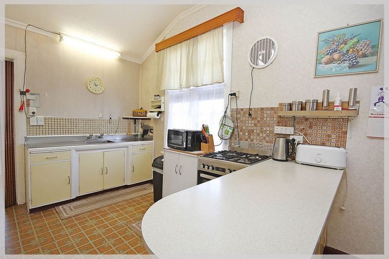 Photo of property in 58 Avenue Road, Foxton, 4814