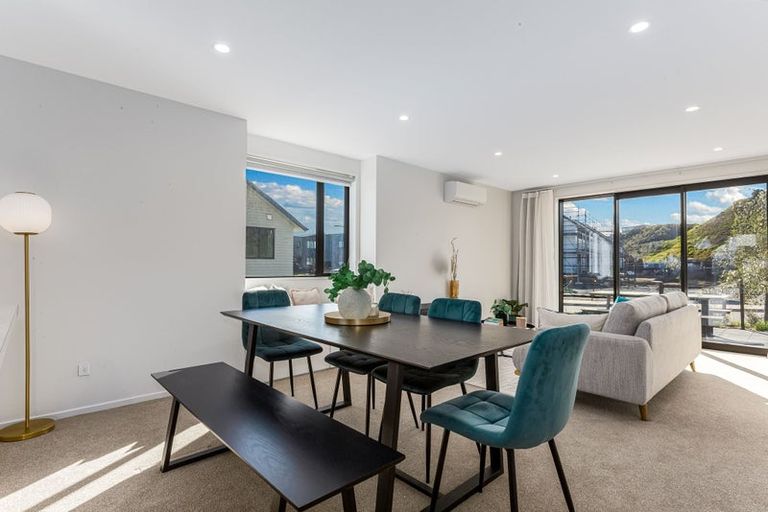 Photo of property in 2 Tiratu Rise, Whitby, 5024