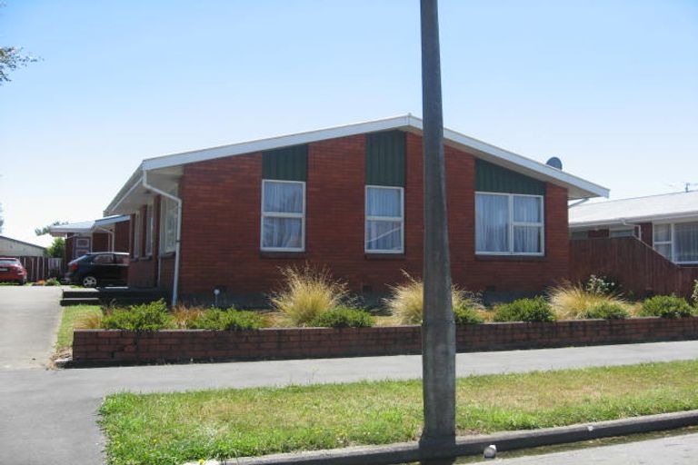 Photo of property in 2/8 Nanette Street, Upper Riccarton, Christchurch, 8041