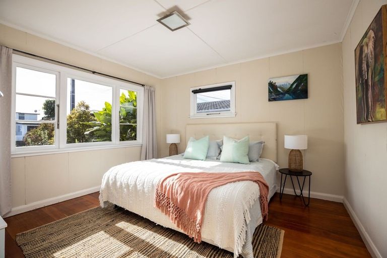 Photo of property in 47 Whiteley Street, Moturoa, New Plymouth, 4310