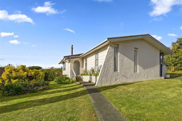Photo of property in 24 Hicks Close, Whitby, Porirua, 5024