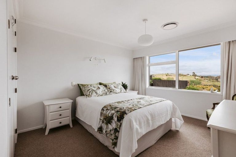 Photo of property in 98 Waikite Road, Welcome Bay, Tauranga, 3175