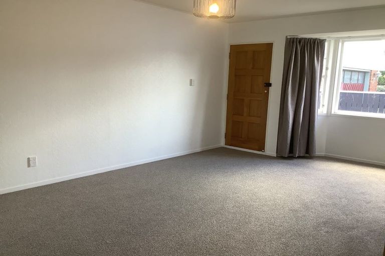 Photo of property in 2/53 Ludlam Crescent, Woburn, Lower Hutt, 5010