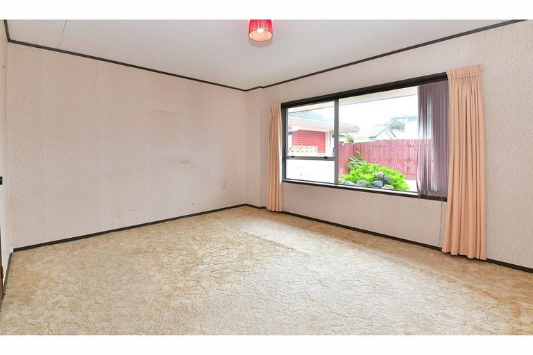 Photo of property in 2/54 Doment Crescent, Orewa, 0931