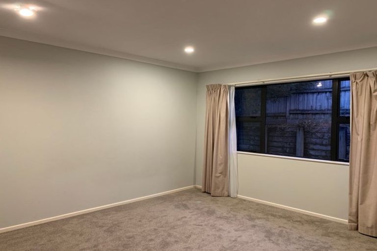 Photo of property in 6 Cinnabar Place, Westgate, Auckland, 0614